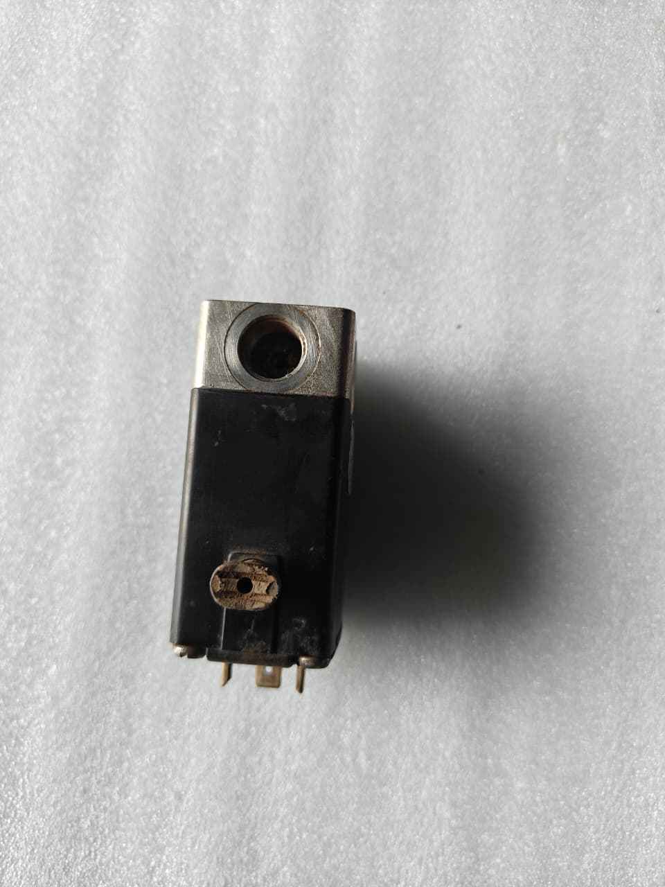 BURKERT 0330 F 3.0 FKM VA SOLENOID VALVE 24V DC 00041517