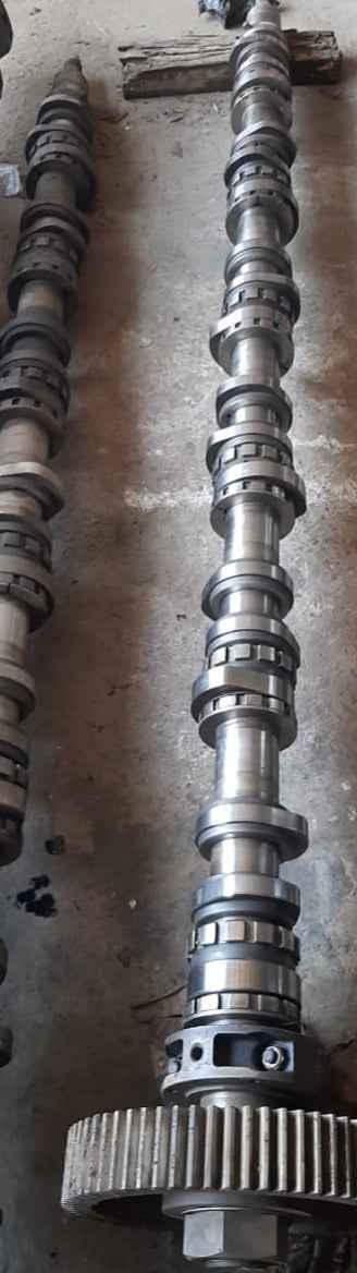 Diahatsu DL24 Camshaft