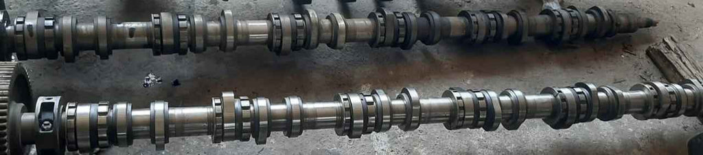 Diahatsu DL24 Camshaft