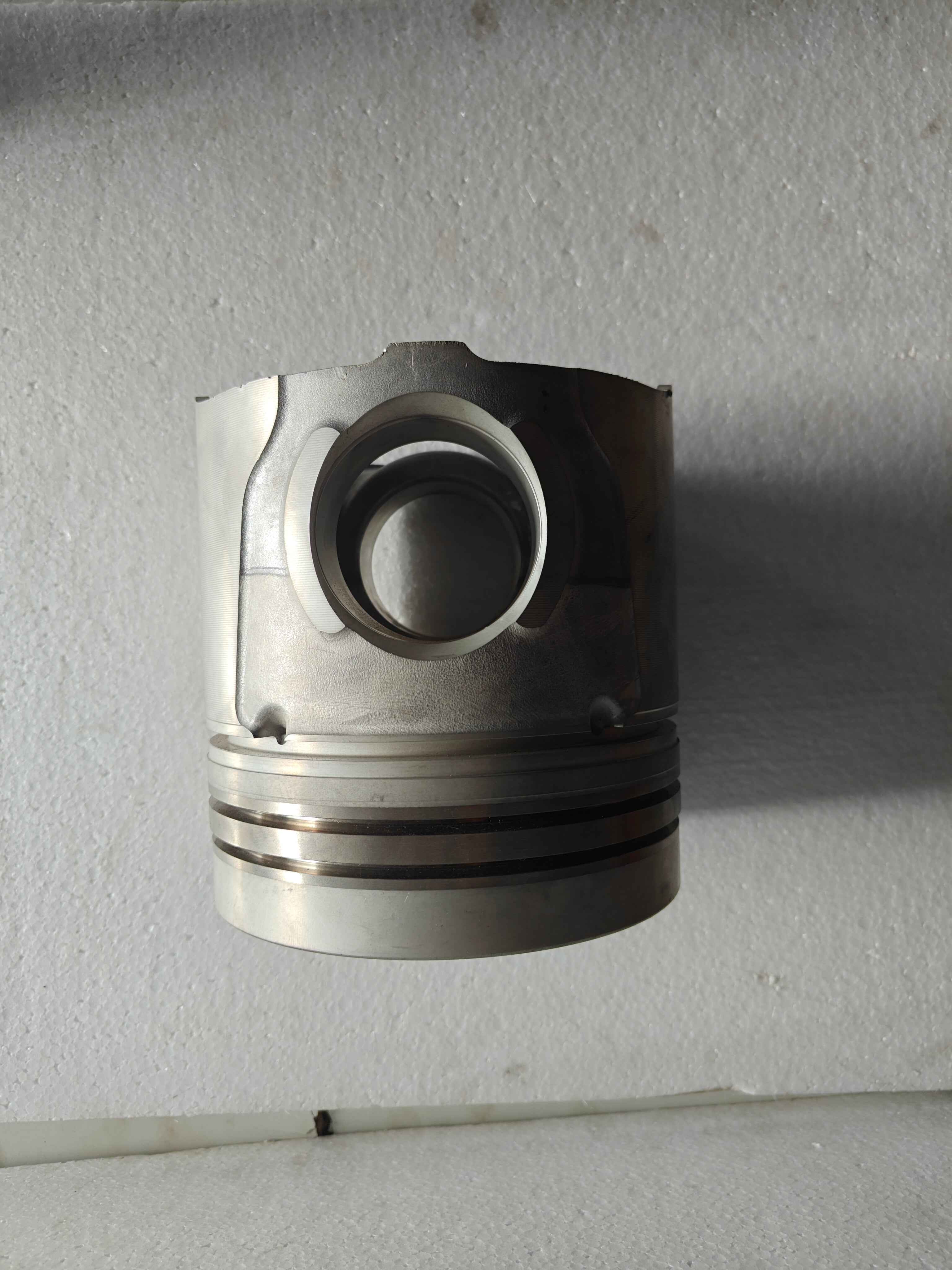 CUMMINS KTA19 Piston NEW