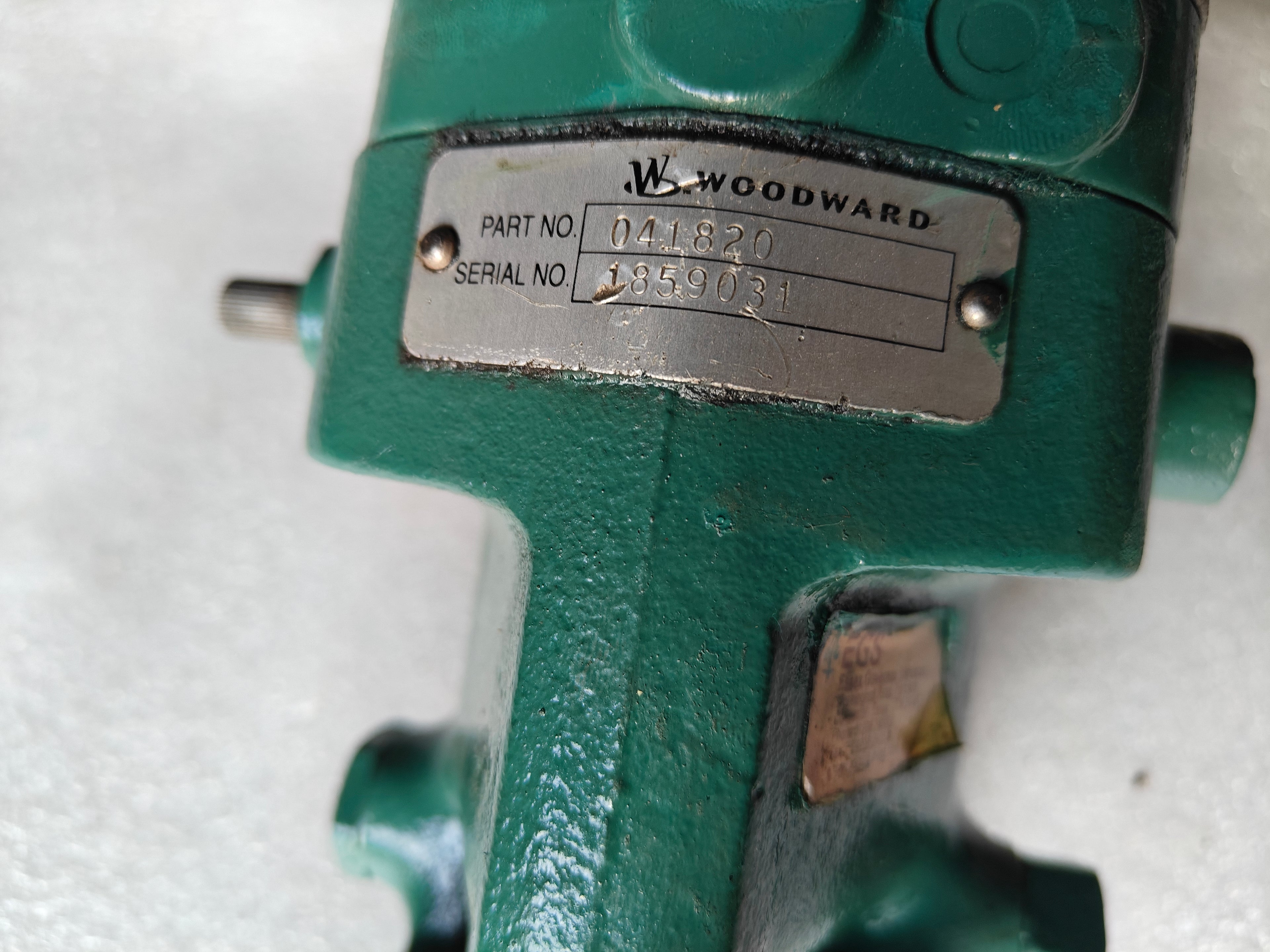 Woodward Governor Part no: 041820 Serial no: 1859031 With Motor