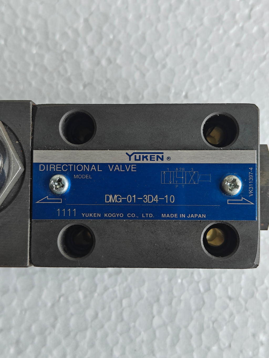 Yuken DMG-01-3D4-10 Directional Valve