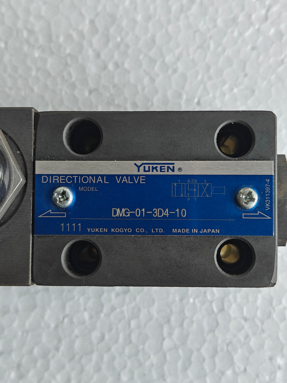 Yuken DMG-01-3D4-10 Directional Valve