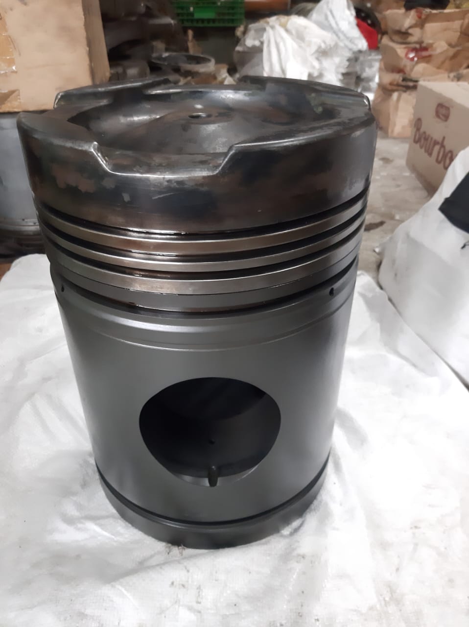 Daihatsu DL26 Piston