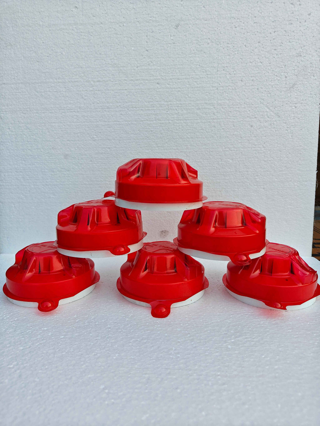 Apollo Series 65 Optical Smoke detector with base 55000-316 APO NEW (LOT OF 6)